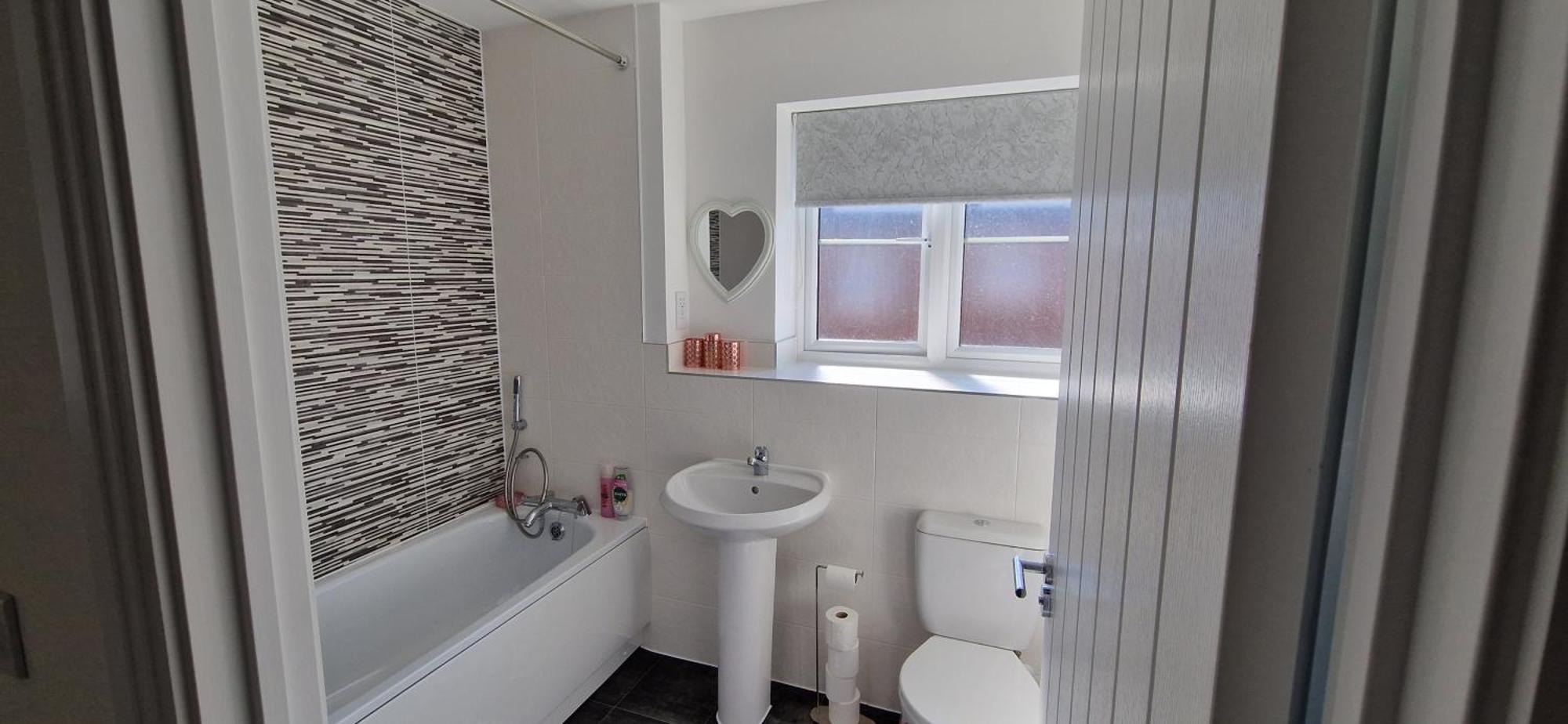 Brand New Entire 4-bed House In Peterborough
