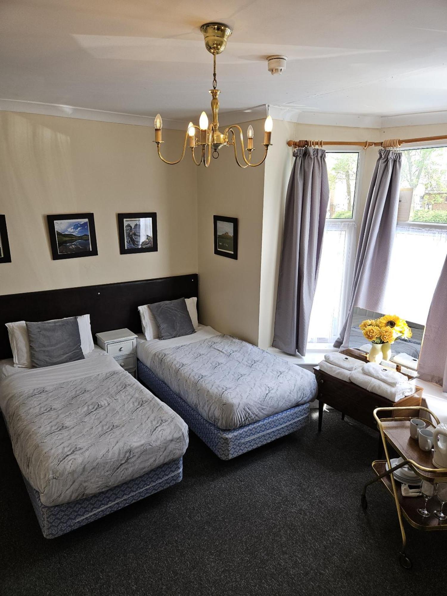 Rose Marie 3* Peterborough