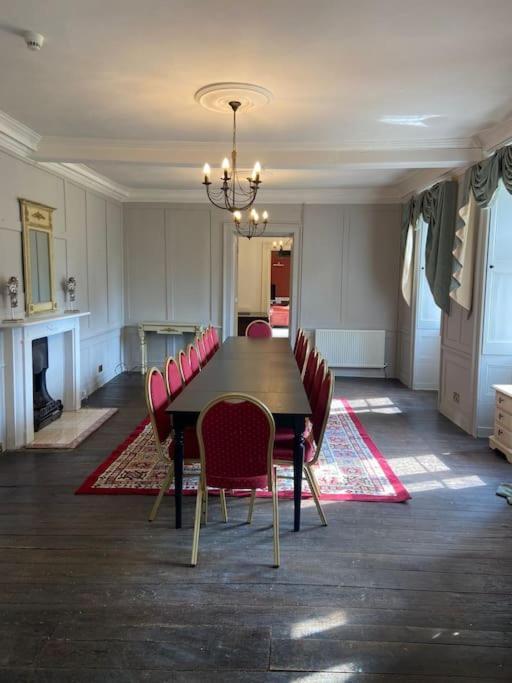 Russell Hill Manor Villa