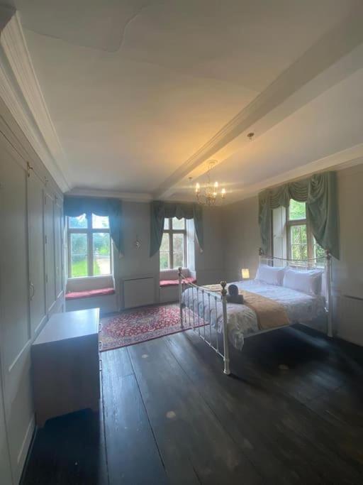 Russell Hill Manor Villa *