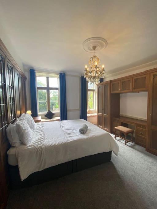 Russell Hill Manor Peterborough