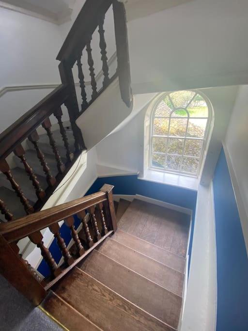 Russell Hill Manor Villa