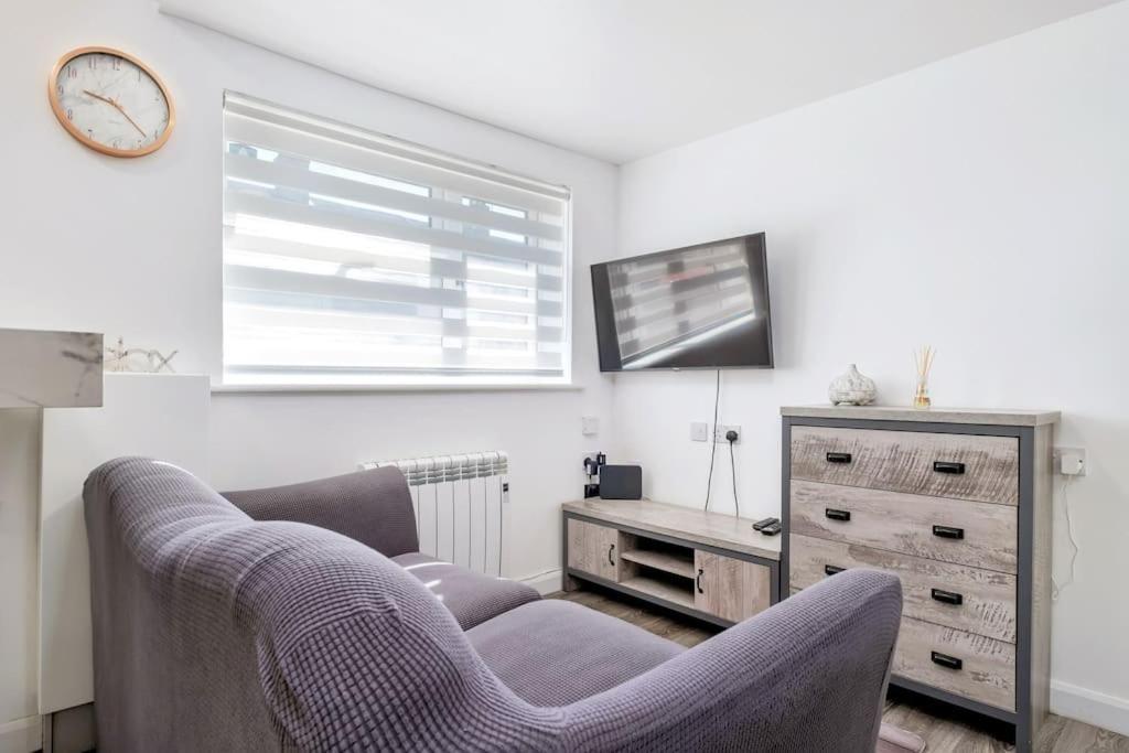 Small And Cosy Entire House In *