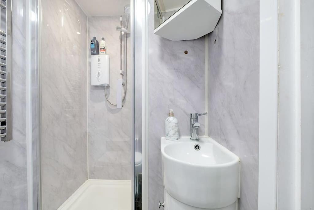 Apartment Small And Cosy Entire House In Peterborough