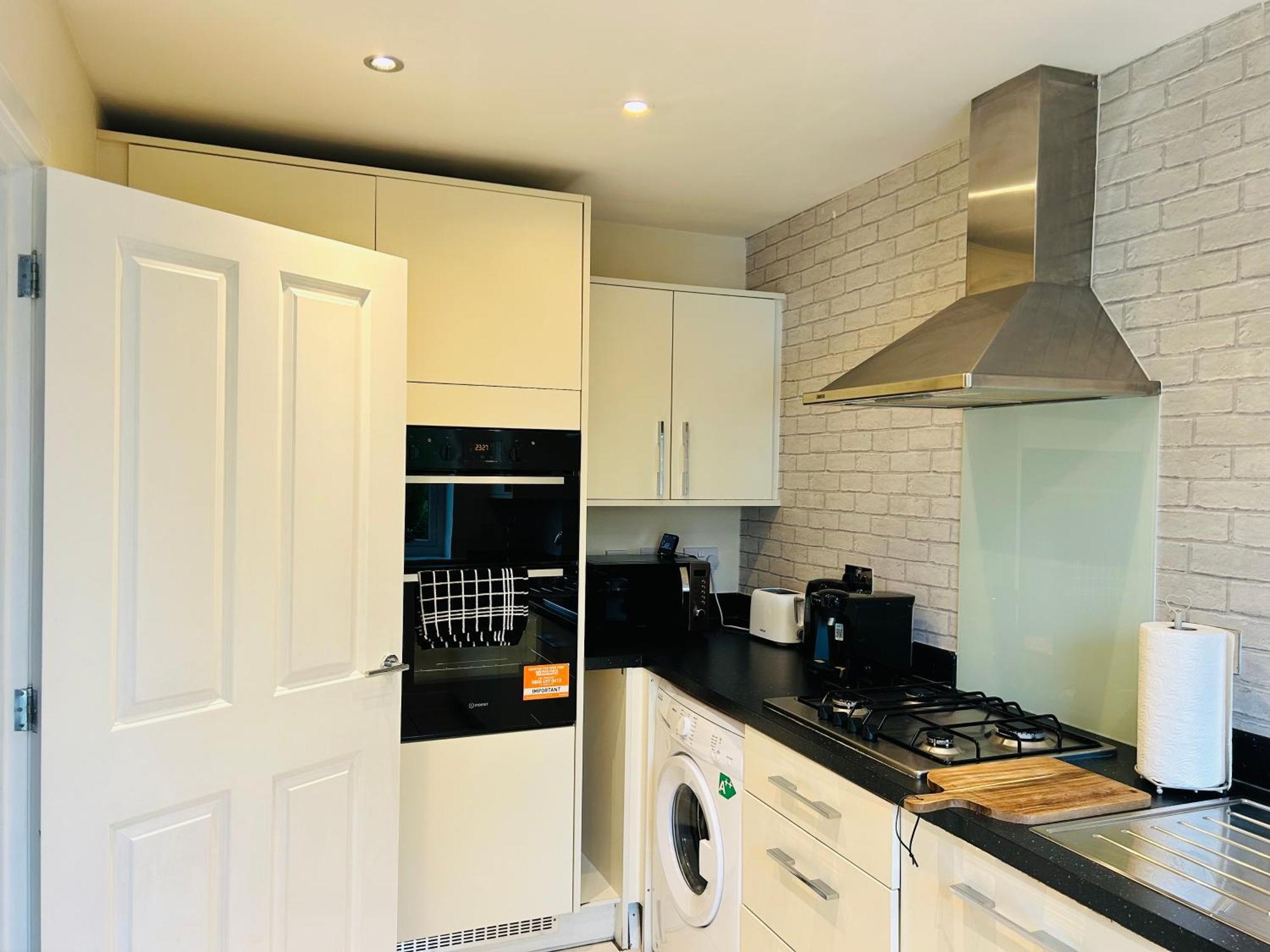 Modern, Spacious House Near Town Peterborough