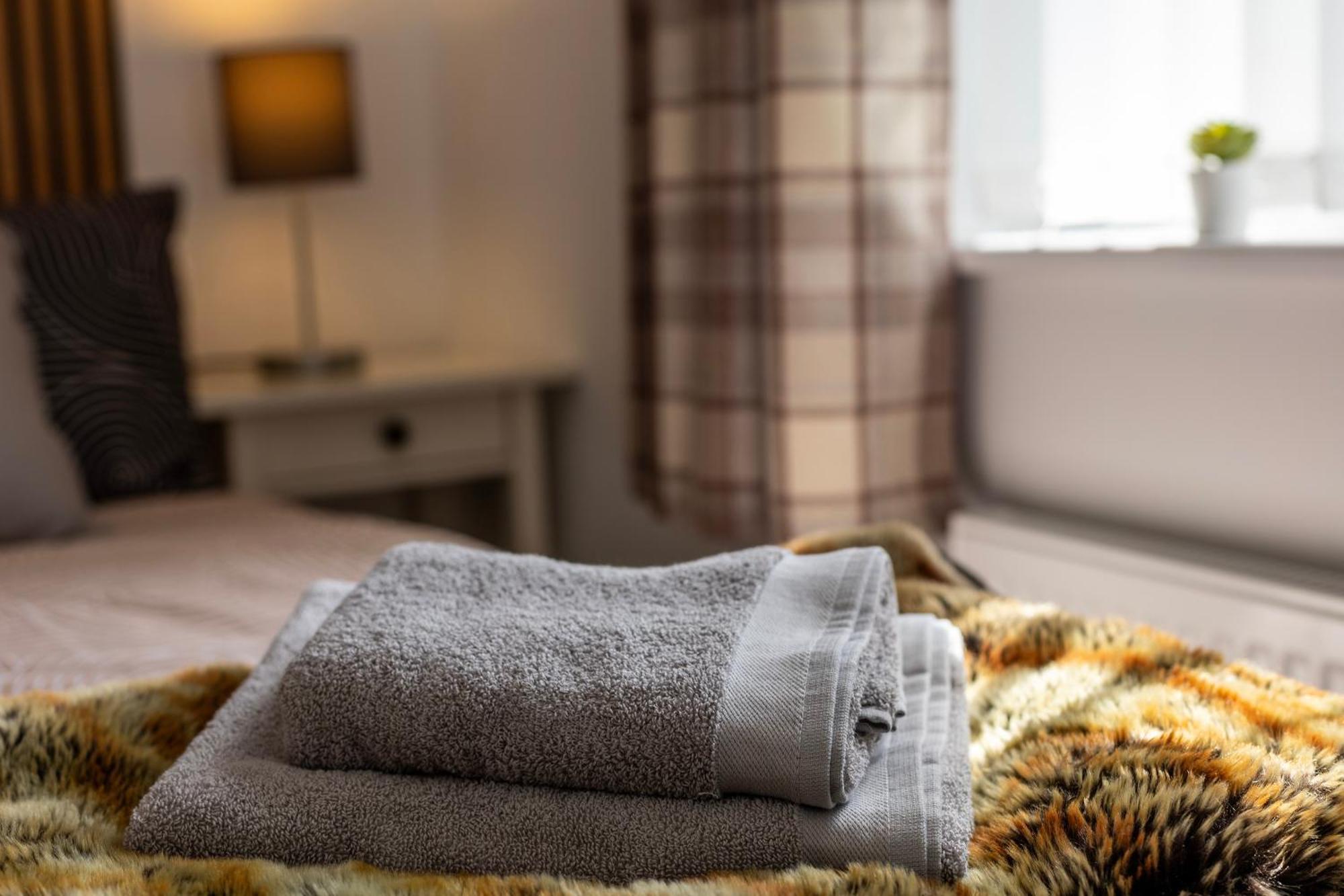 Hampton 3-bedroom Relaxing Escape With Parking Holiday home *