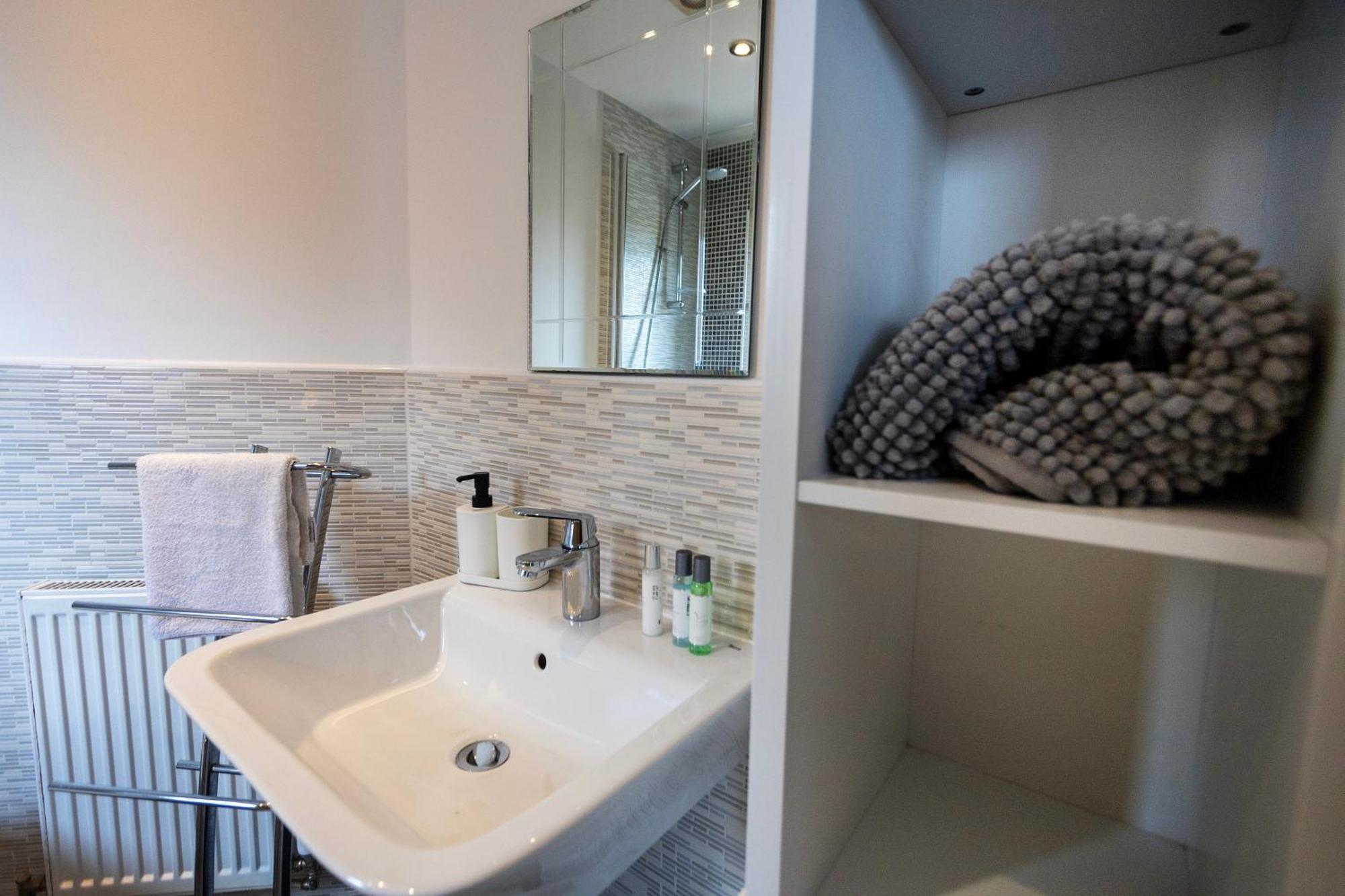 Hampton 3-bedroom Relaxing Escape With Parking Peterborough