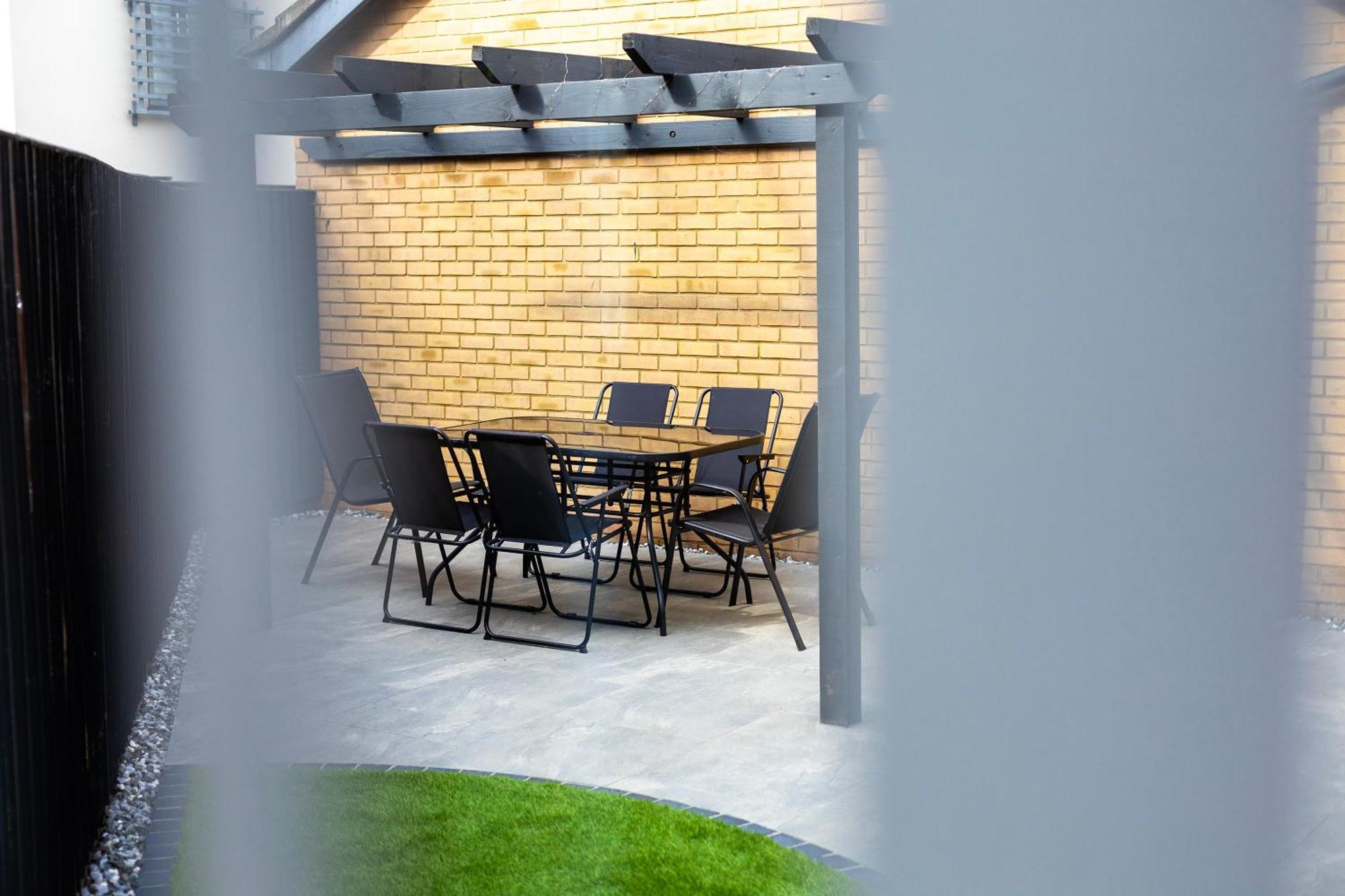 Hampton 3-bedroom Relaxing Escape With Parking Holiday home *