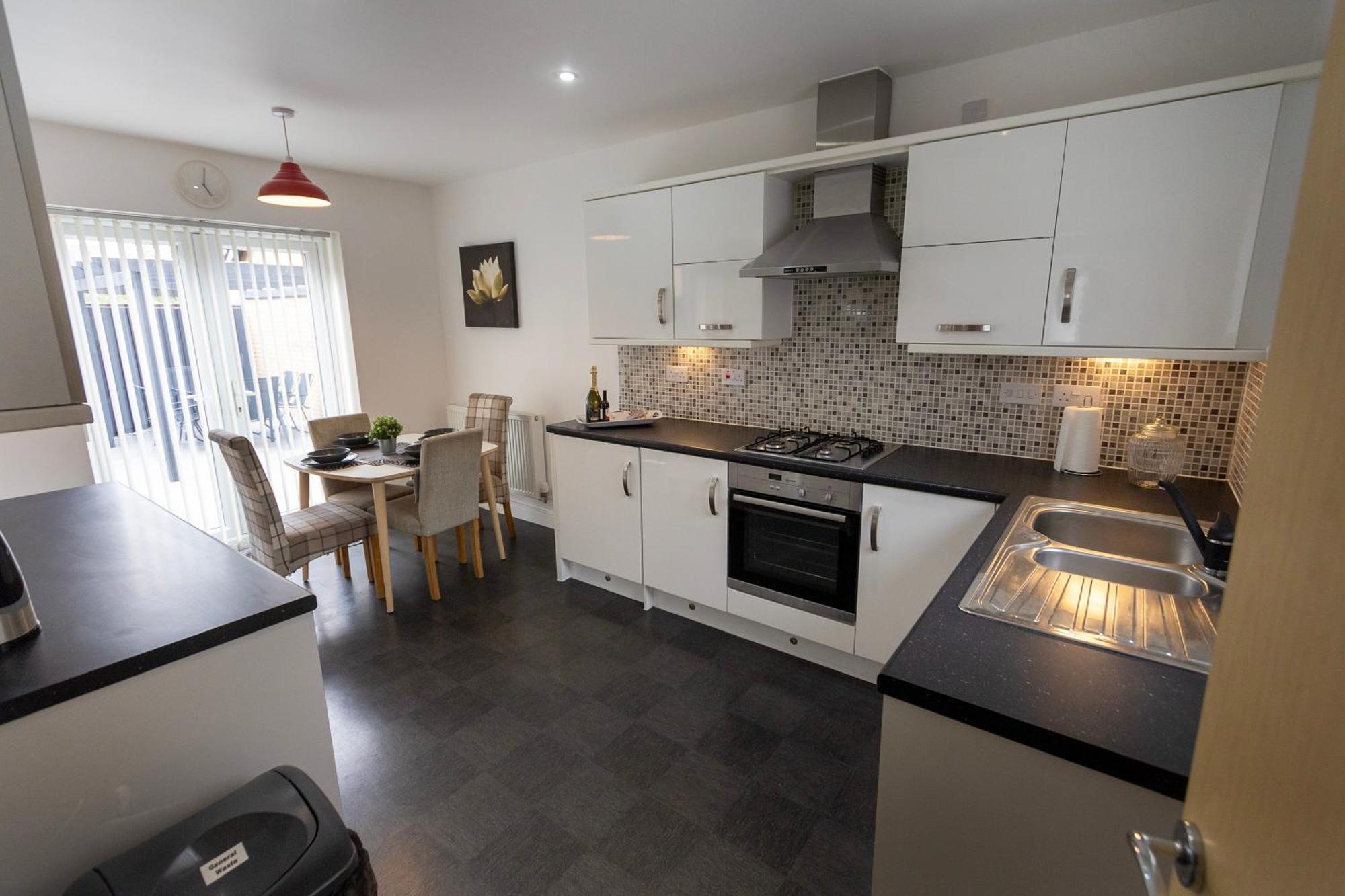 Hampton 3-bedroom Relaxing Escape With Parking