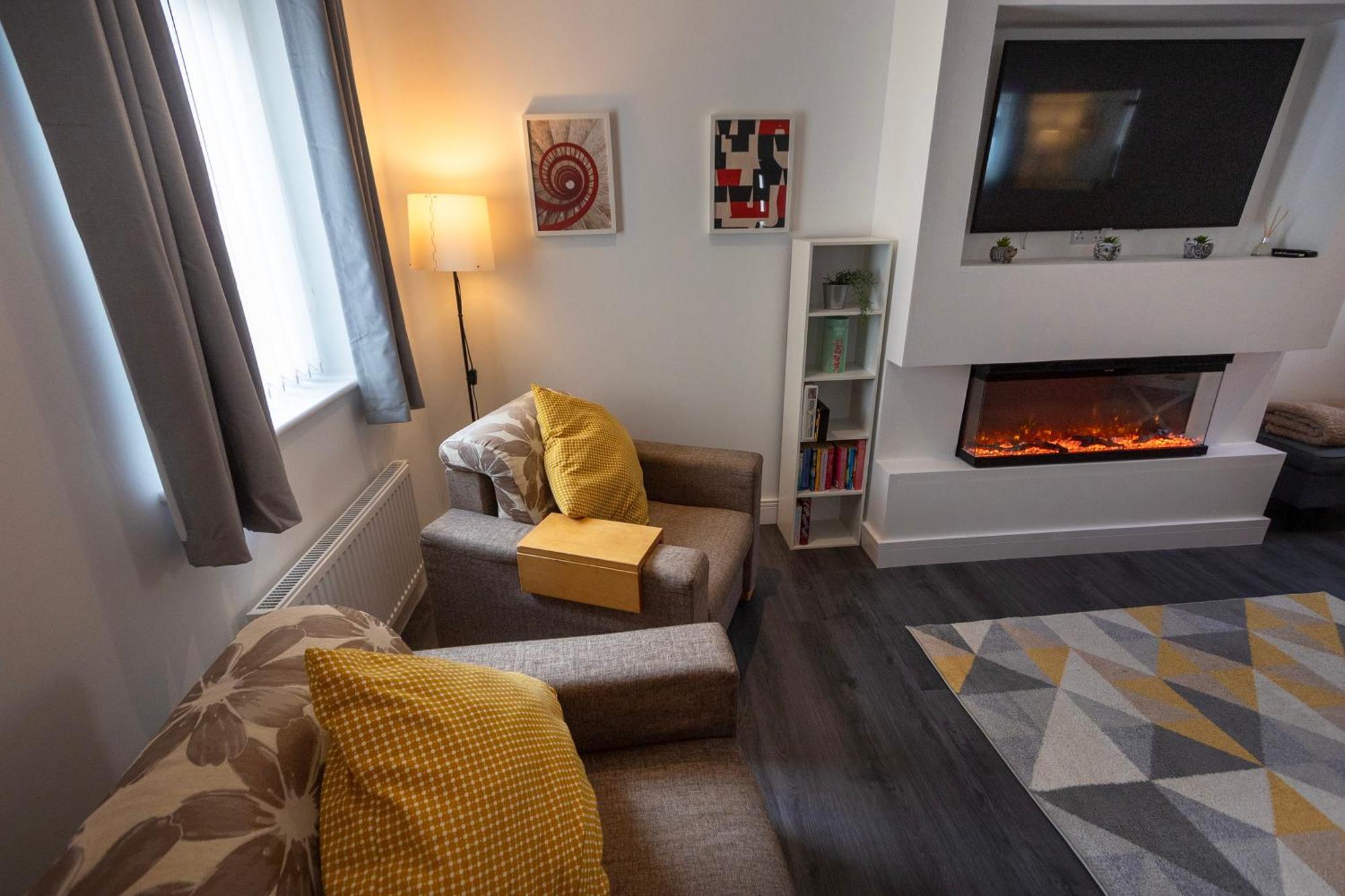 Hampton 3-bedroom Relaxing Escape With Parking Holiday home *