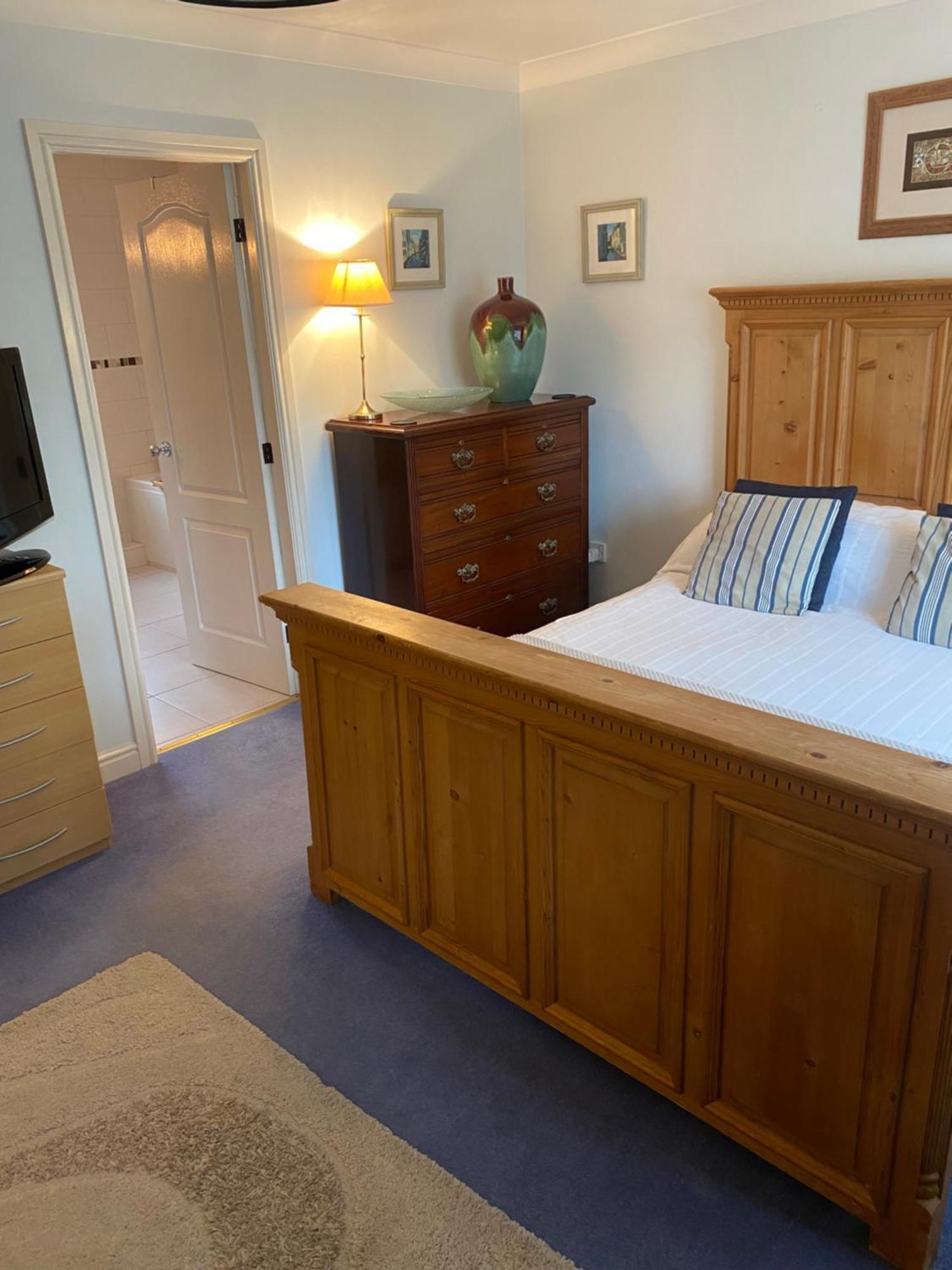 Beautiful Private With Kingsize Bed And Large Private En-suite Homestay