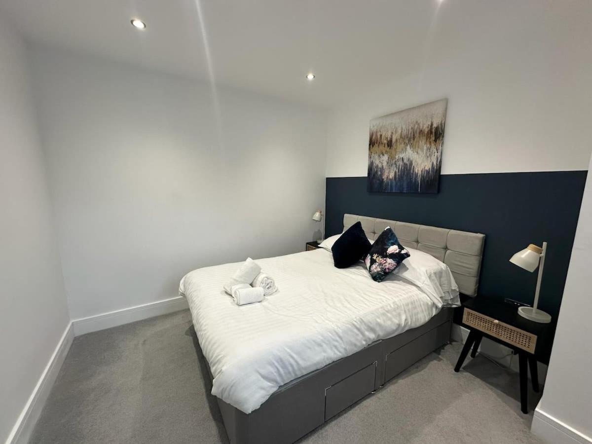 Kings Gate Apartment *