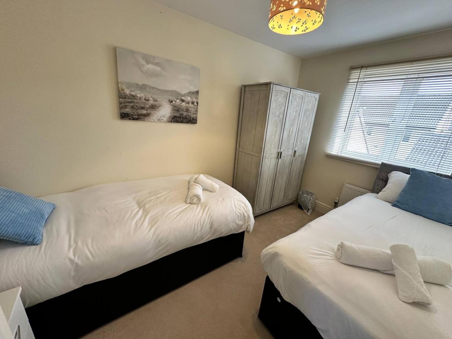 Spacious & Modern Retreat Garden Free Parking! Holiday home Peterborough