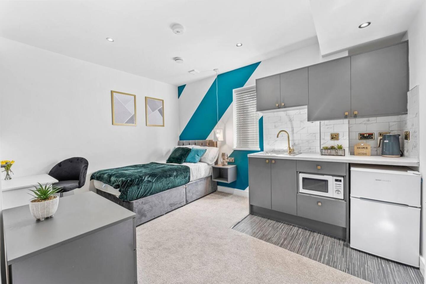 Westland House En-suite Whole Apartment *