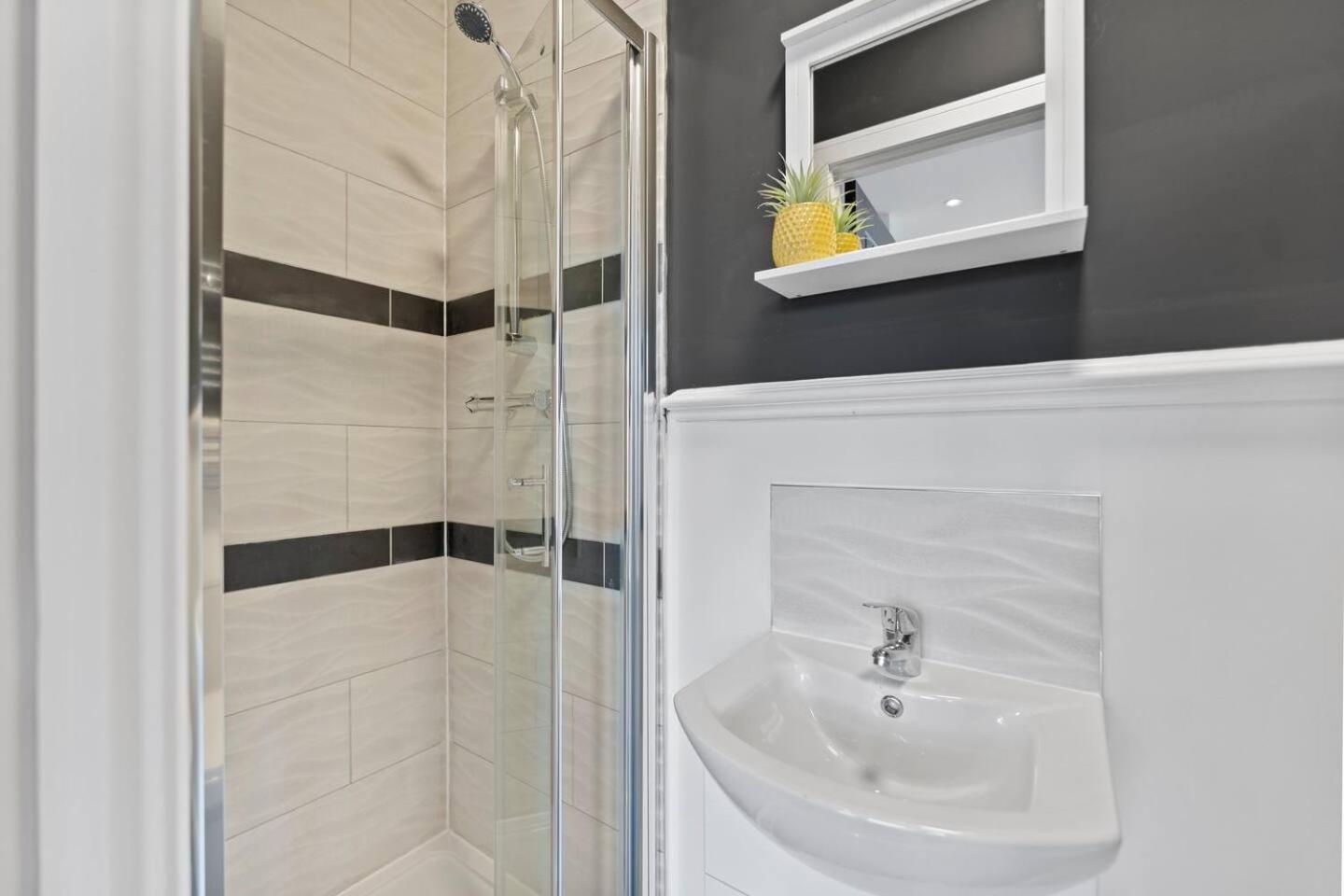 Westland House En-suite Whole Apartment Peterborough
