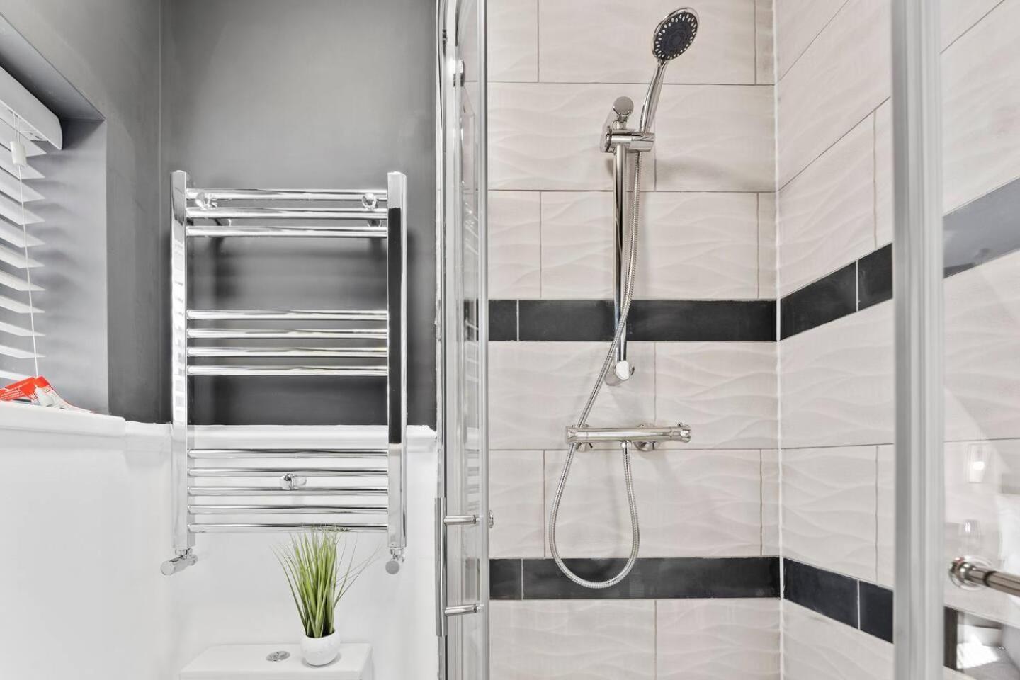 Westland House En-suite Whole * Peterborough