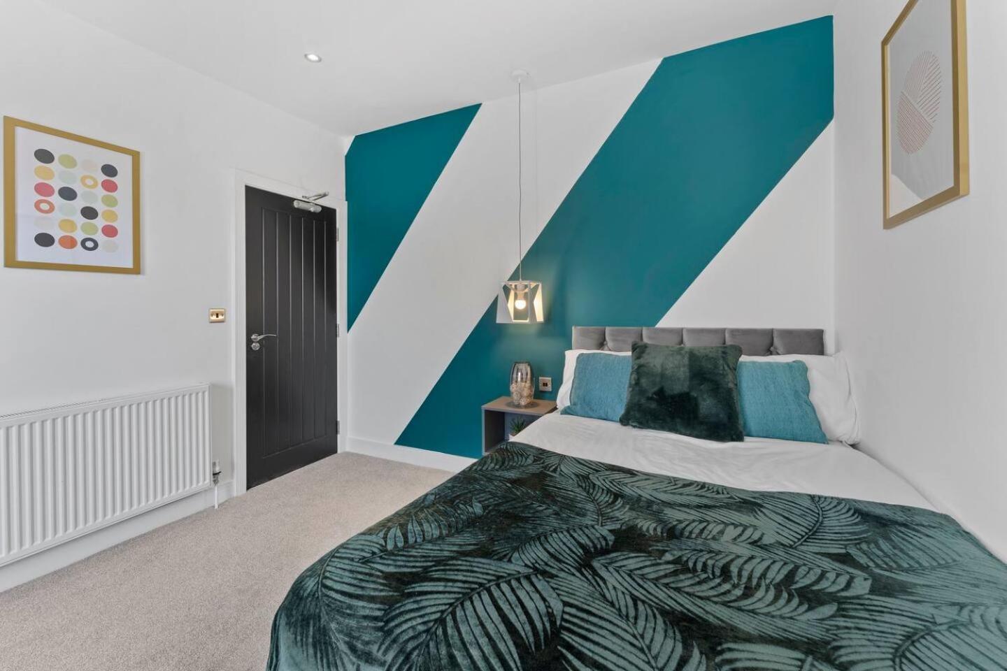 Westland House En-suite Whole Apartment *