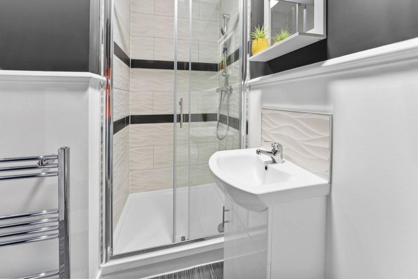 Westland House En-suite Whole Peterborough