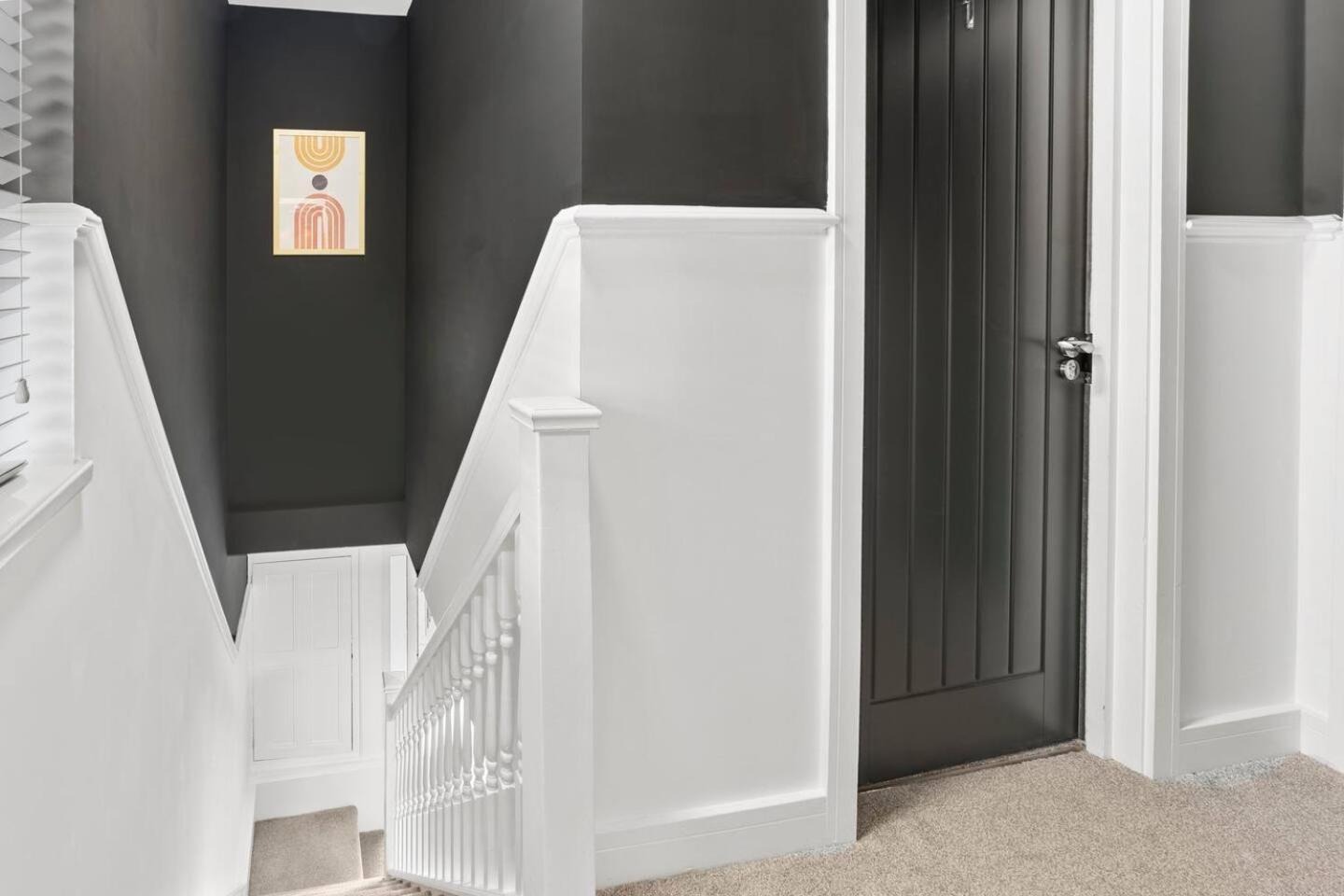 Westland House En-suite Whole *