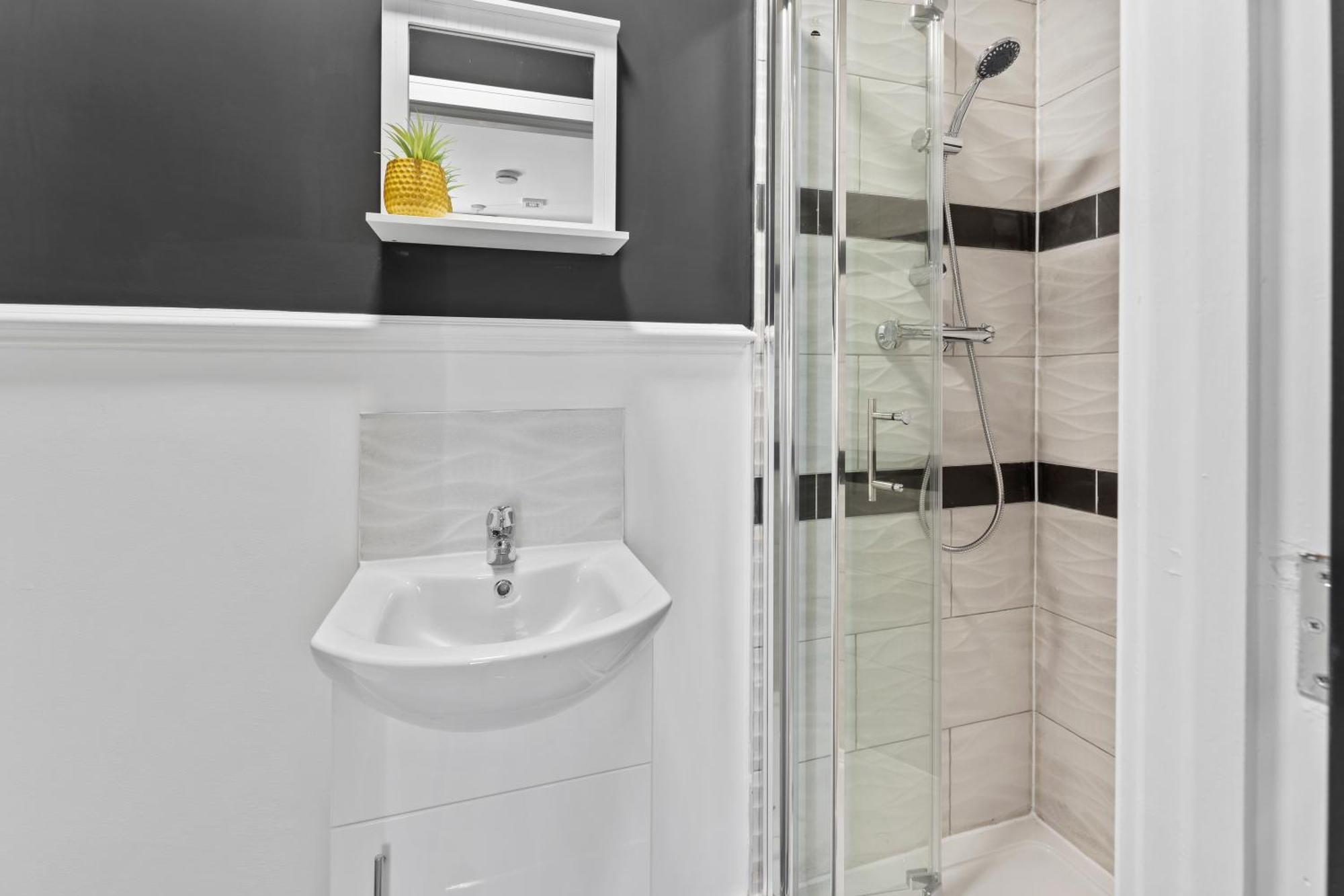 Westland House En-suite Whole Apartment *