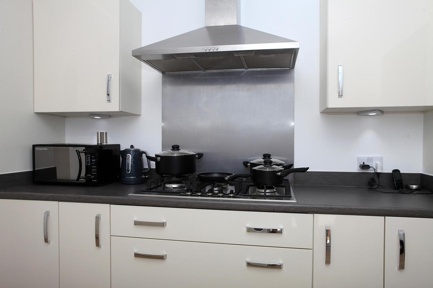 Westfield House Ensuites - Whole Apartment Peterborough