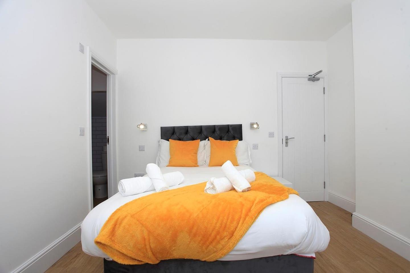 Westfield House Ensuites - Whole *