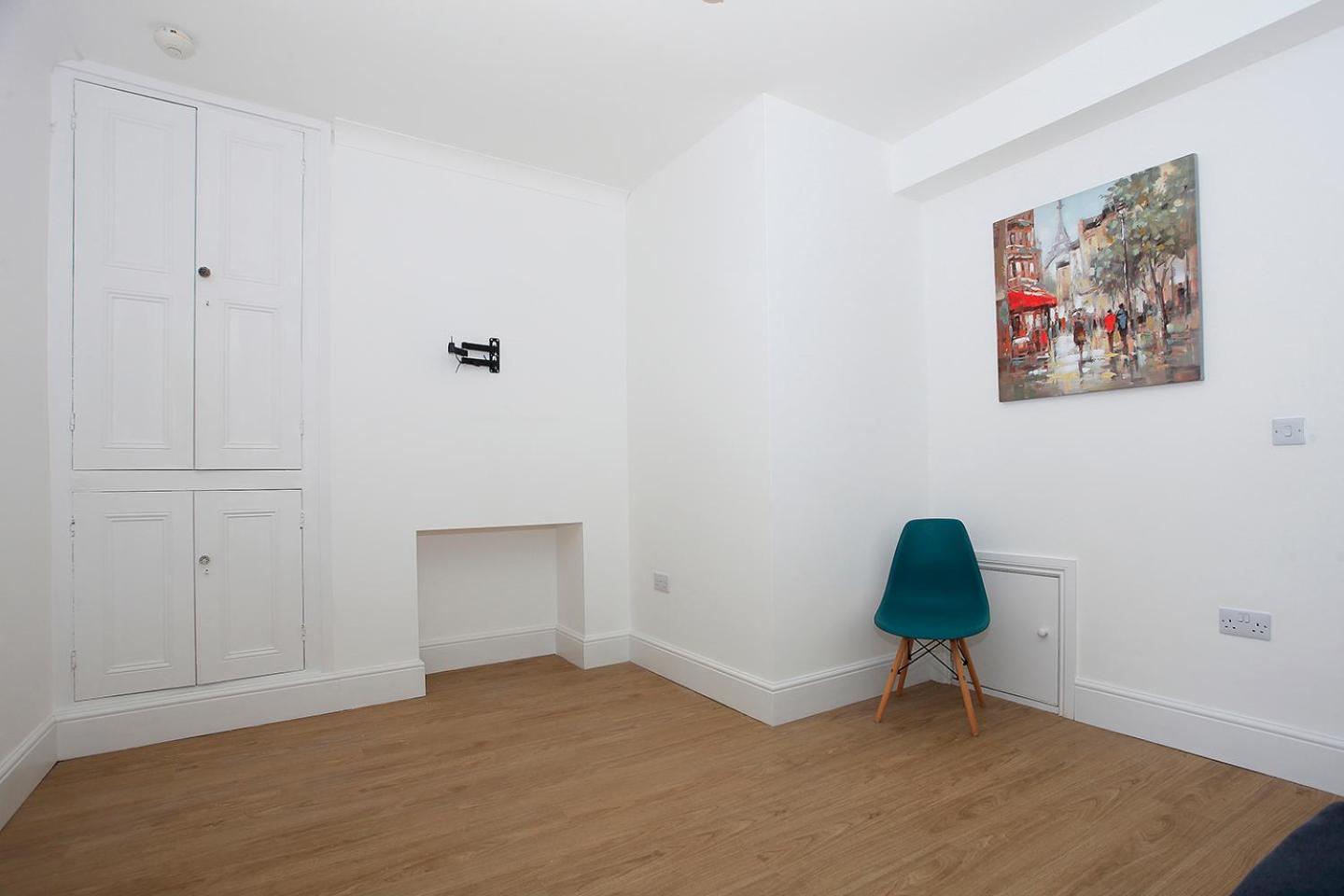 Westfield House Ensuites - Whole Peterborough