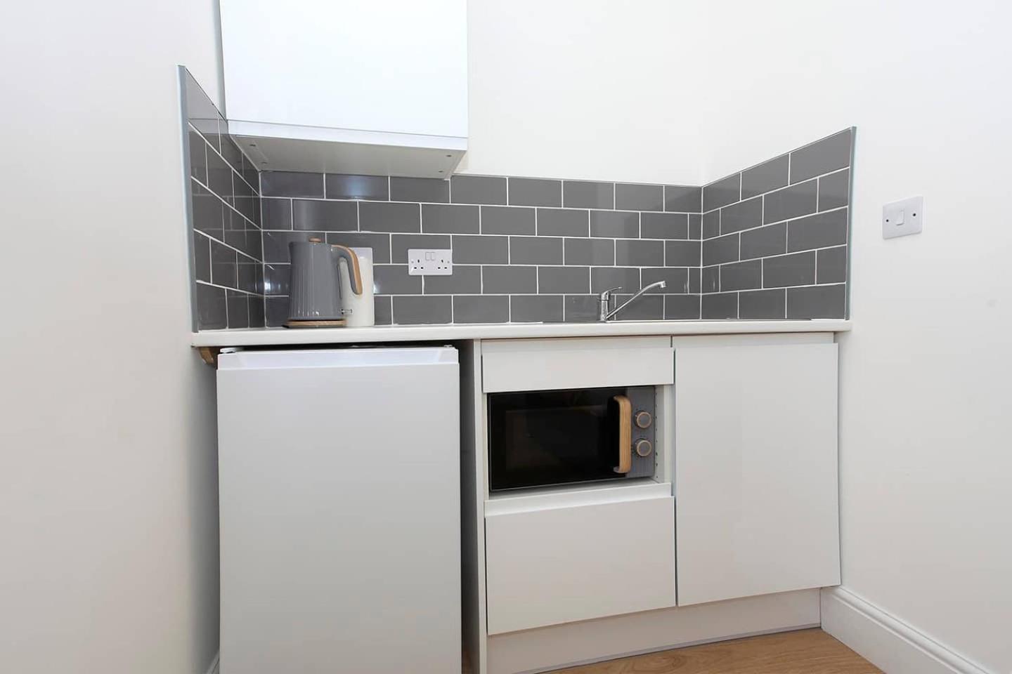 Apartment Westfield House Ensuites - Whole