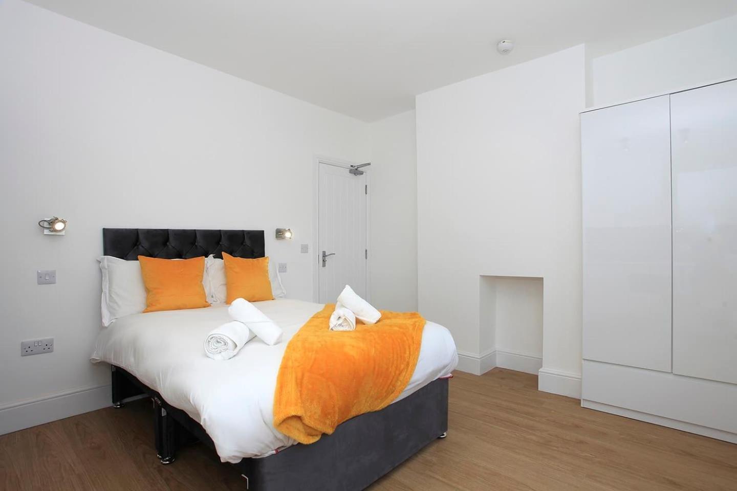Westfield House Ensuites - Whole *