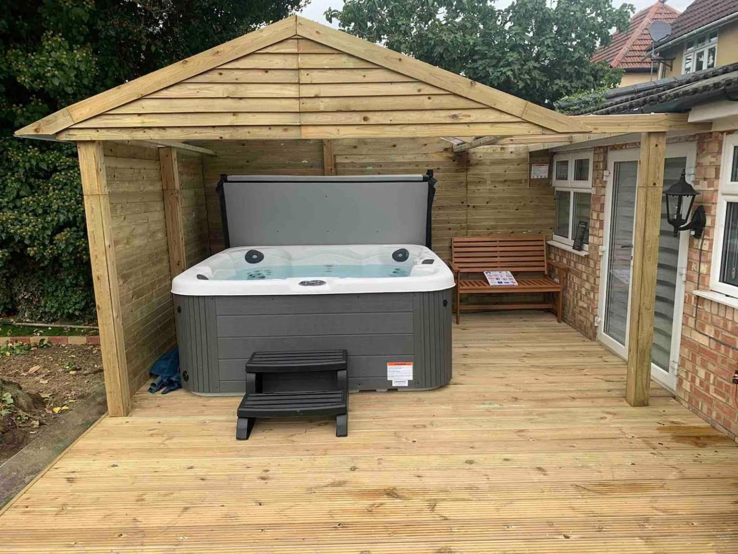 Luxury Hot Tub Entertainment Park *