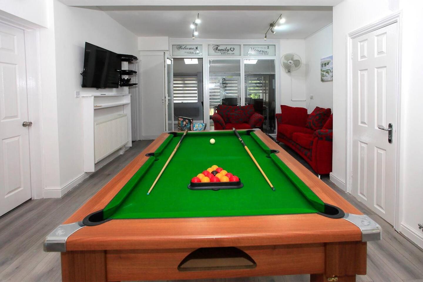 Luxury Hot Tub Entertainment Park * Peterborough