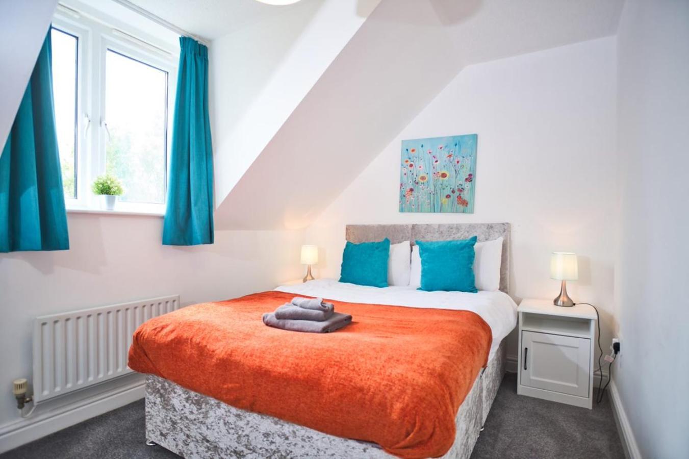 St Kats Mews 4 Bed With Parking Apartment *