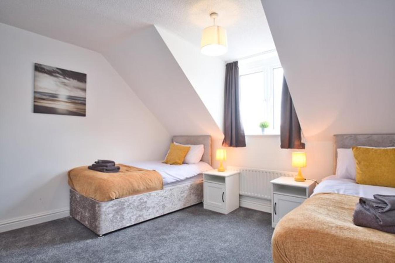 St Kats Mews 4 Bed With Parking Apartment