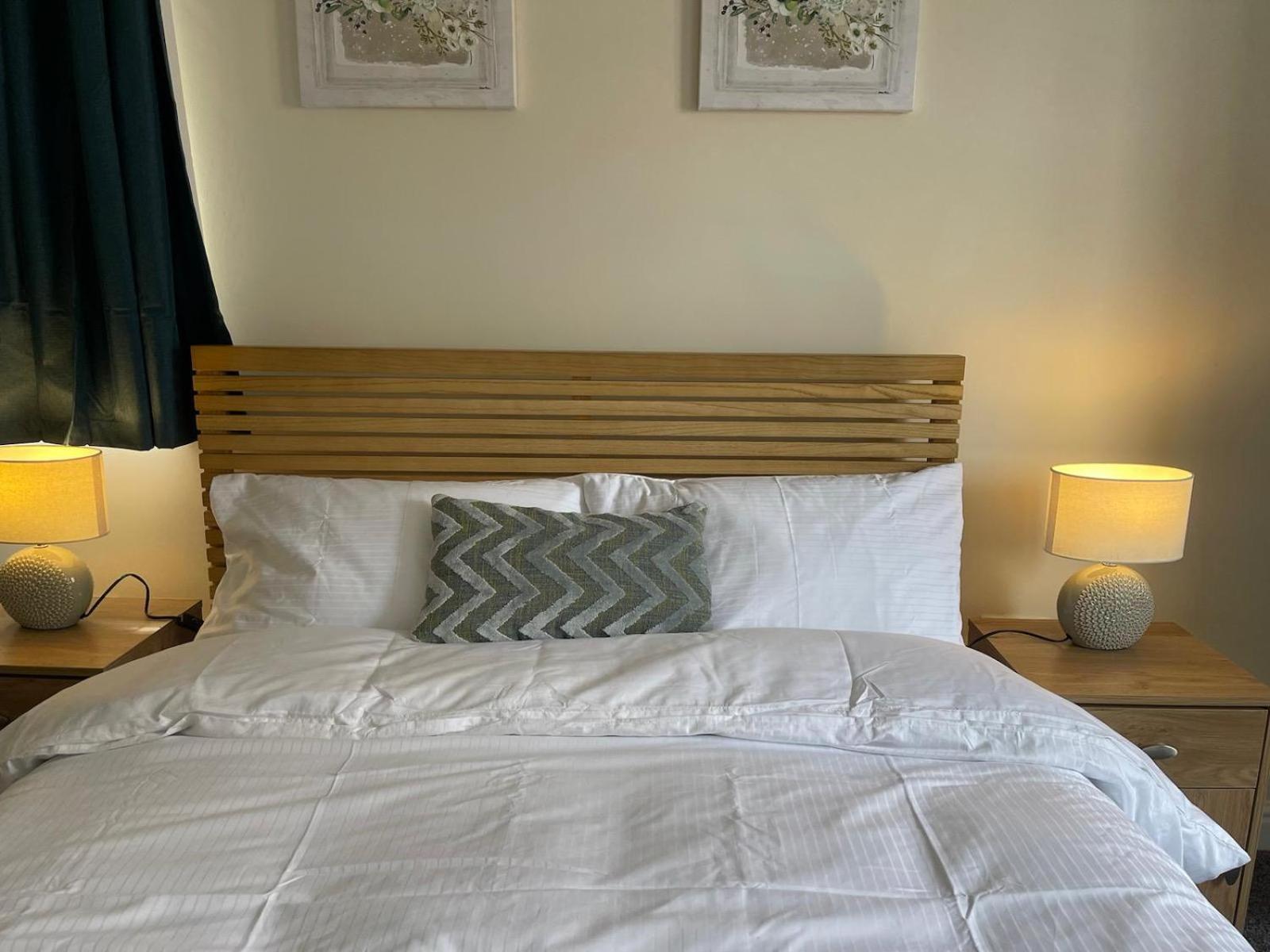 The Iris House Is Close To Centre And Is Ideal For Tourists, Visiting Family Members Or Work Related Activities Including Contractors Holiday home *
