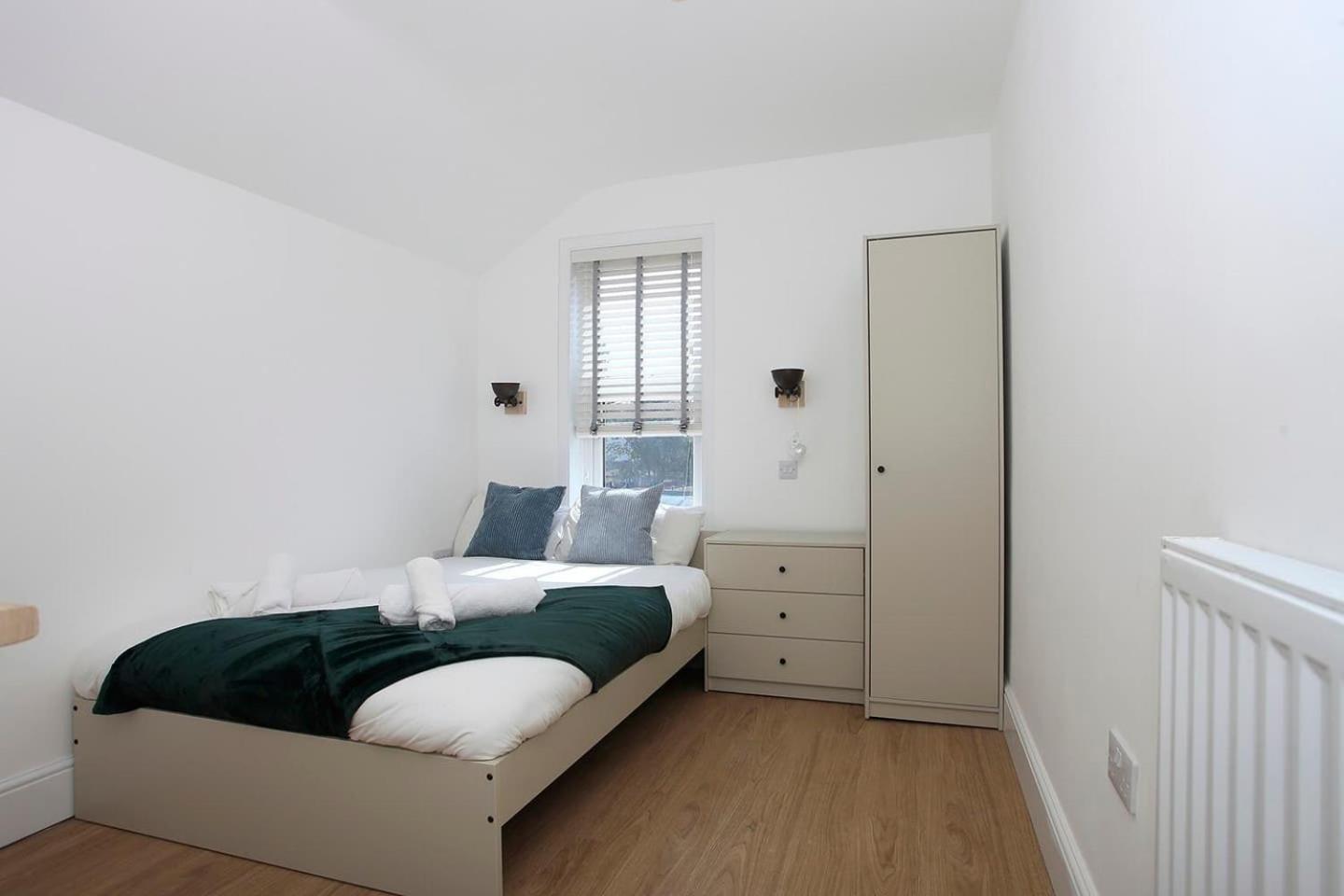 Westfield House Ensuites - Whole Peterborough