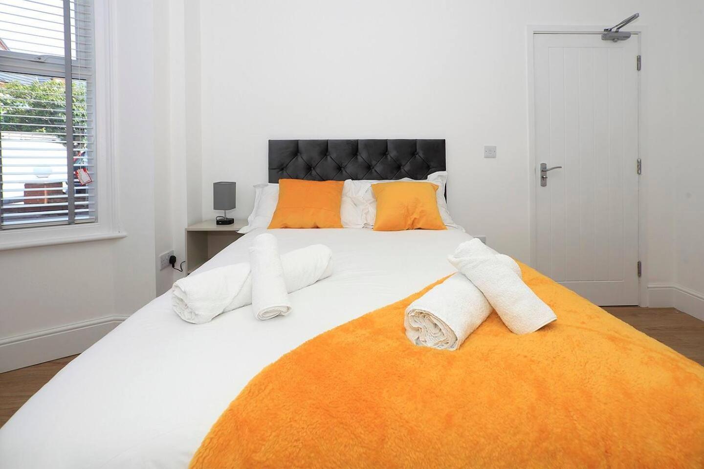 Westfield House Ensuites - Whole Apartment