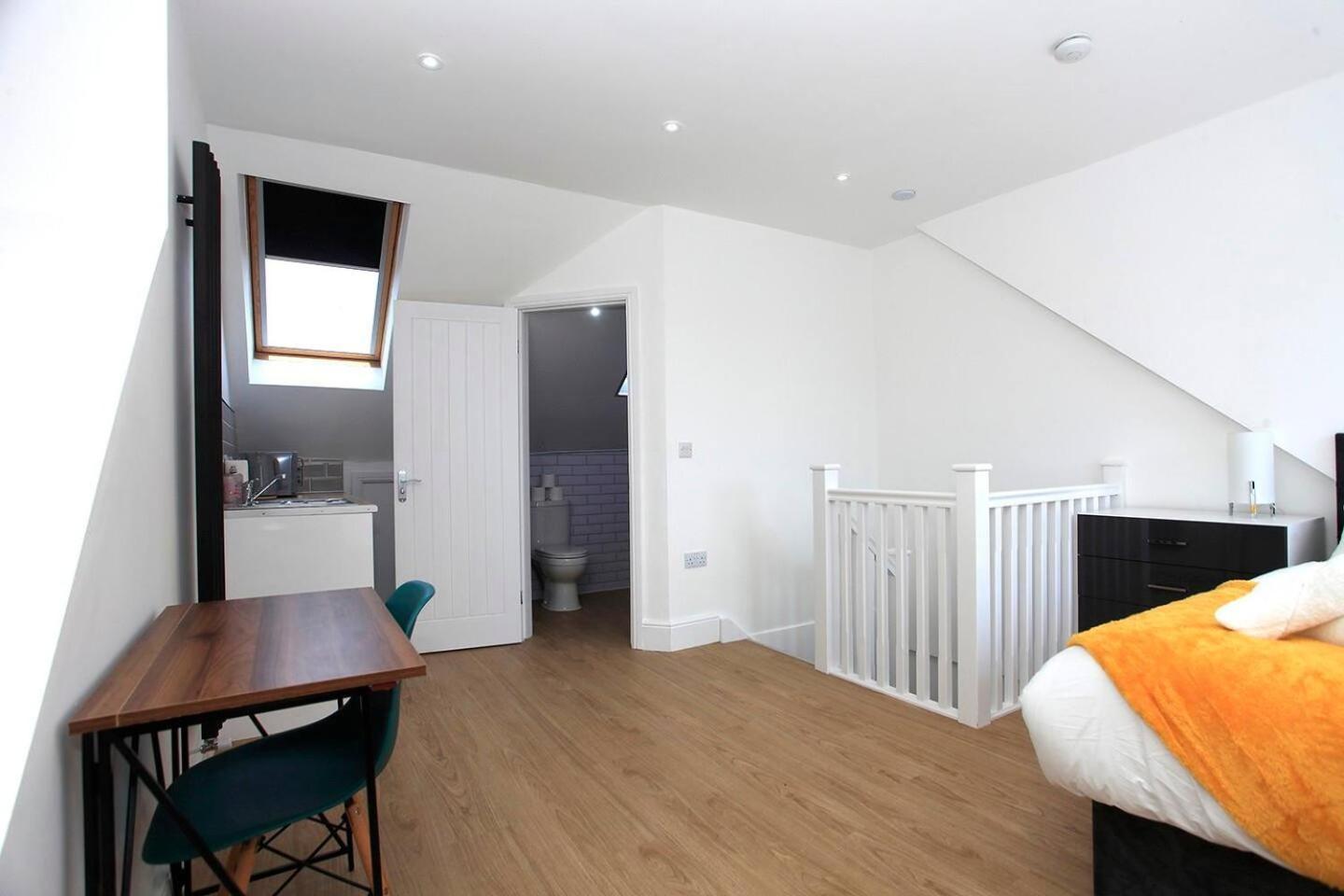 Westfield House Ensuites - Whole Peterborough