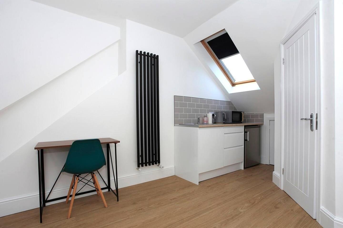 Westfield House Ensuites - Whole Apartment *