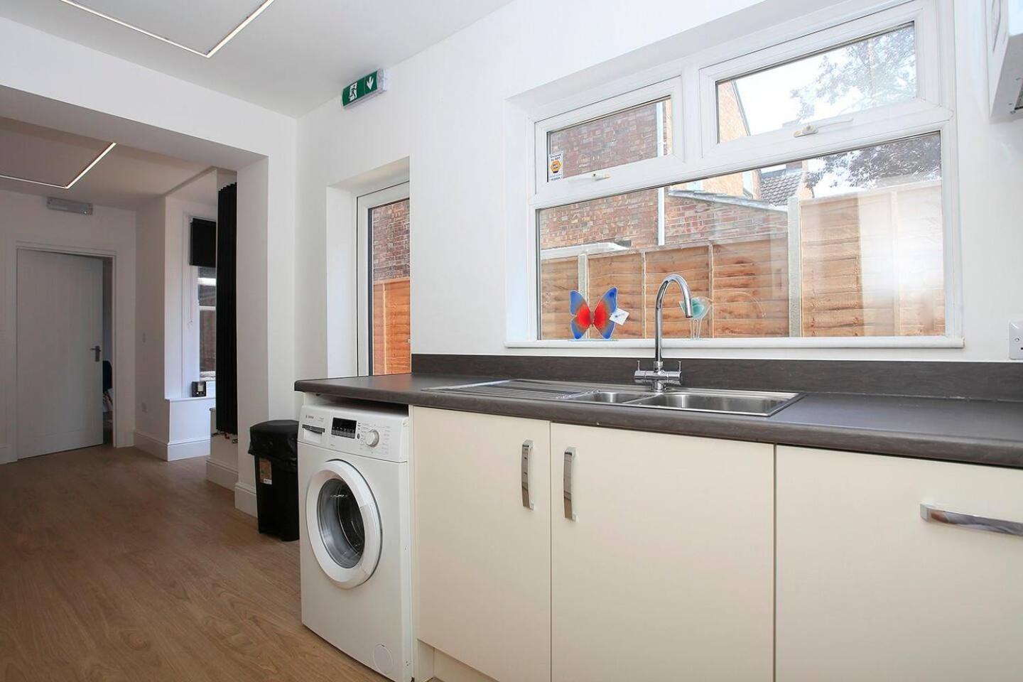 Apartment Westfield House Ensuites - Whole *