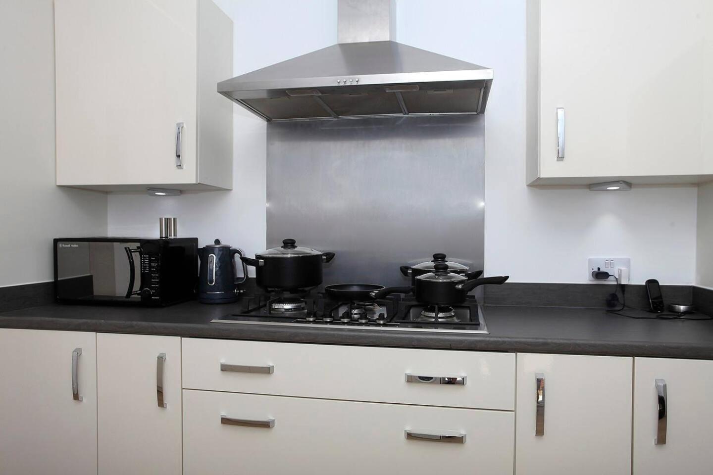 Apartment Westfield House Ensuites - Whole