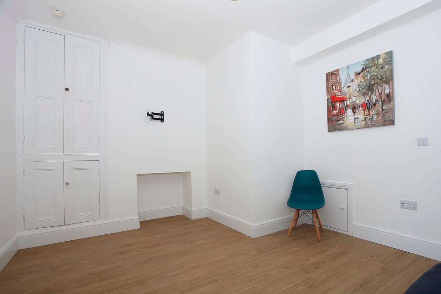 Westfield House Ensuites - Whole Apartment Peterborough