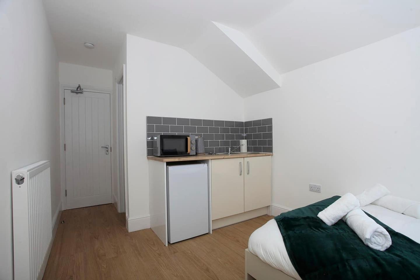 Westfield House Ensuites - Whole Peterborough
