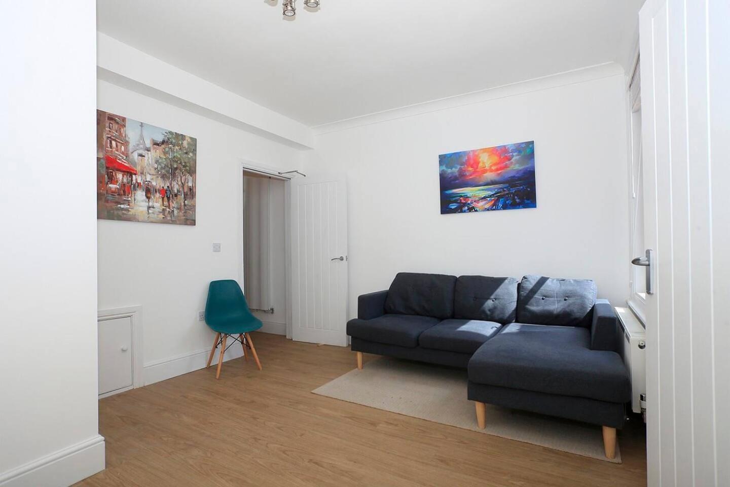 Westfield House Ensuites - Whole Apartment *