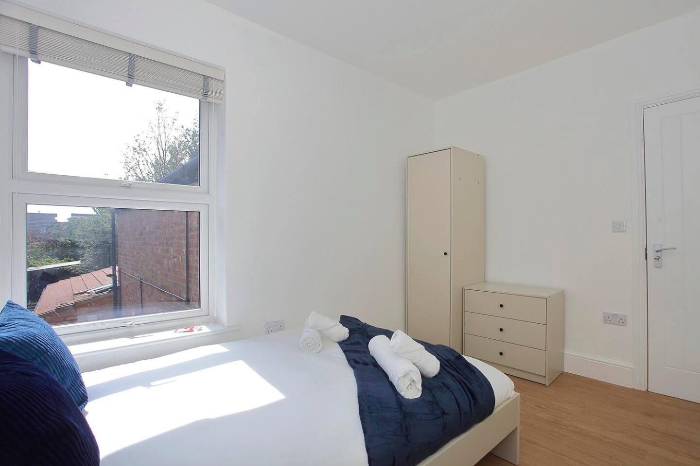 Westfield House Ensuites - Whole Apartment *