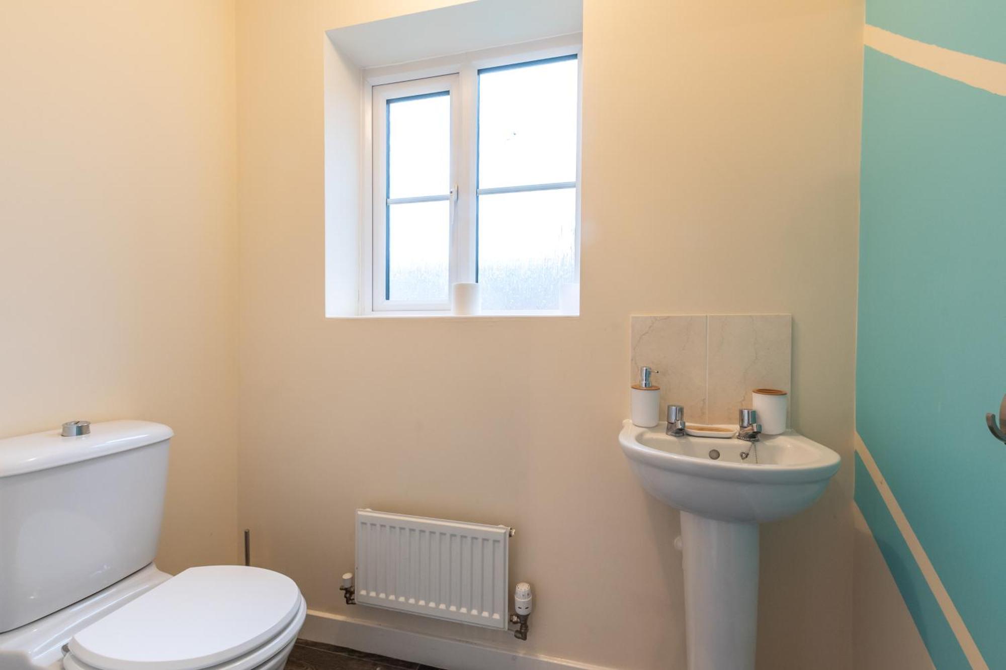 Host & - Moresby Way Apartment