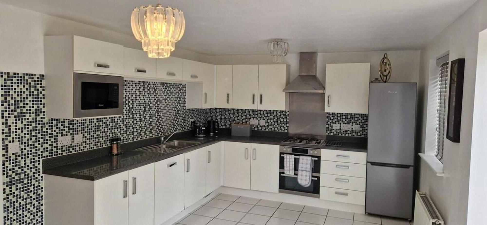 Holiday home 4-bed Charming Pet-friendly House W Garden Peterborough