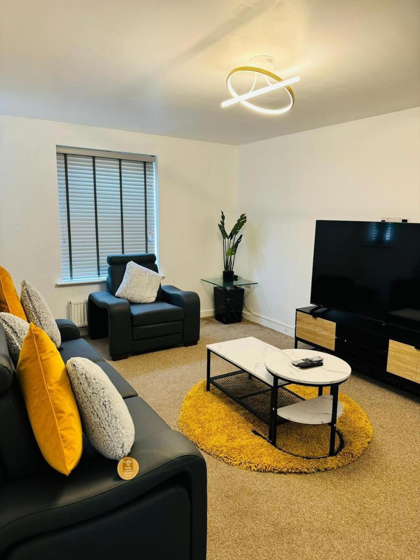 Holiday home 4-bed Charming Pet-friendly House W Garden Peterborough