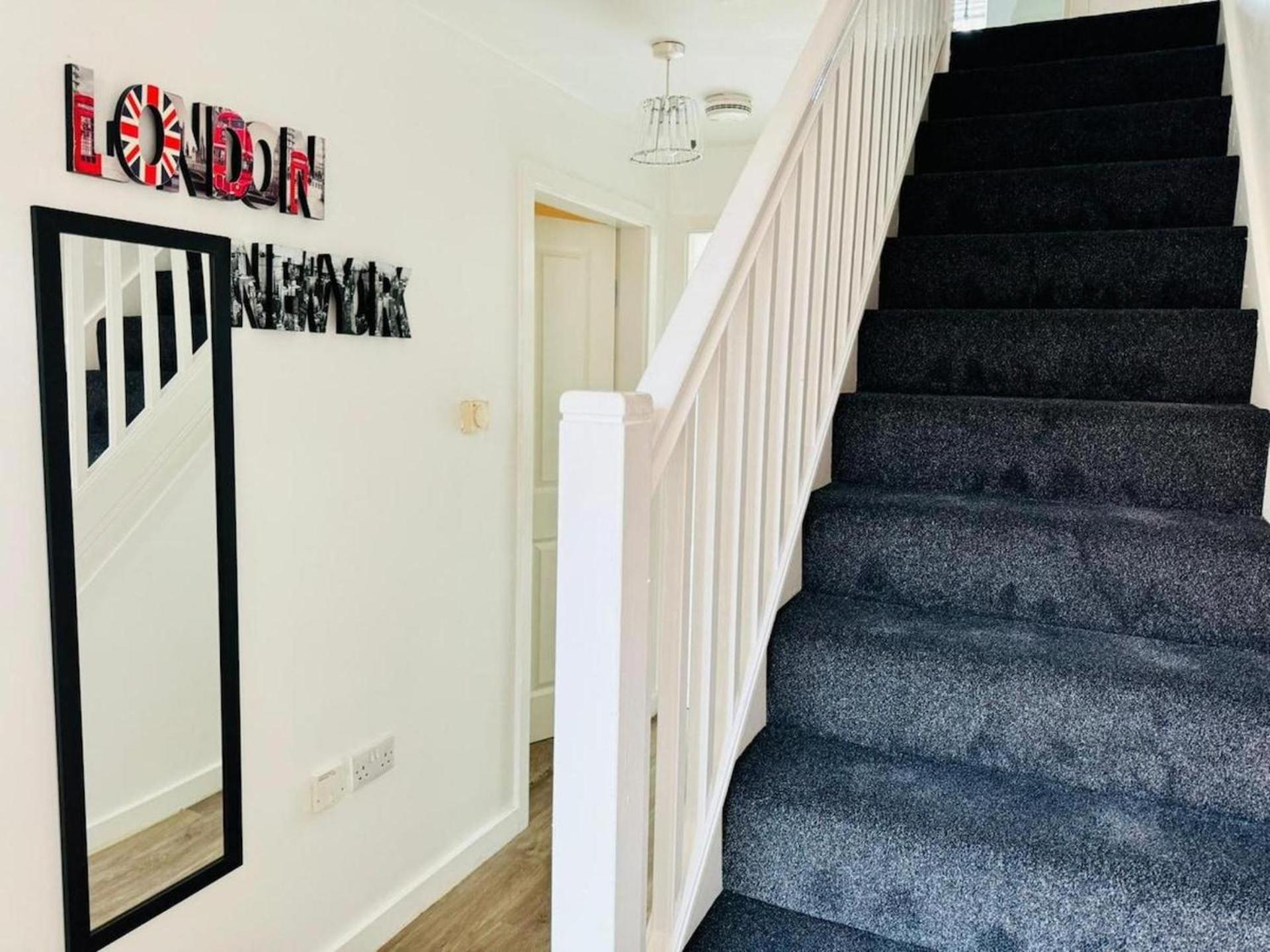 4-bed Charming Pet-friendly House W Garden Holiday home