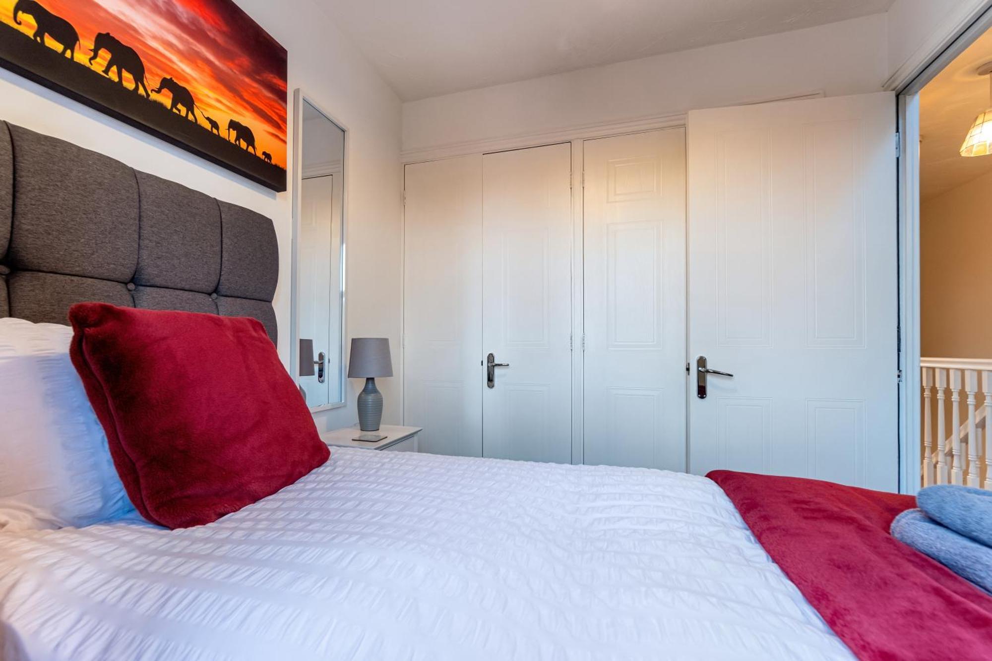Spacious, 3 Bedroom, 3 Bath, Sleeps 7 Holiday home