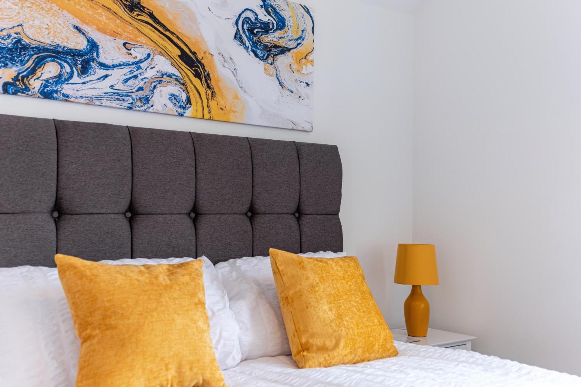 Spacious, 3 Bedroom, 3 Bath, Sleeps 7